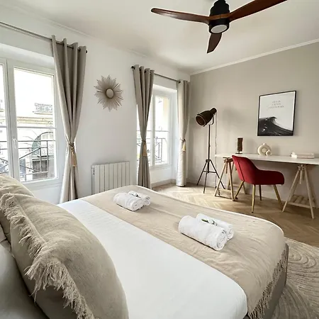 Luxury Family Getaway Near Place Vendome Apartment Paris